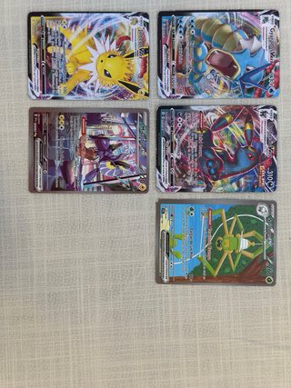 Lote Cartas Pokémon VMAX y Raras