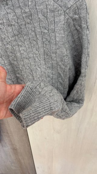 Jersey Bershka gris trenzado talla S