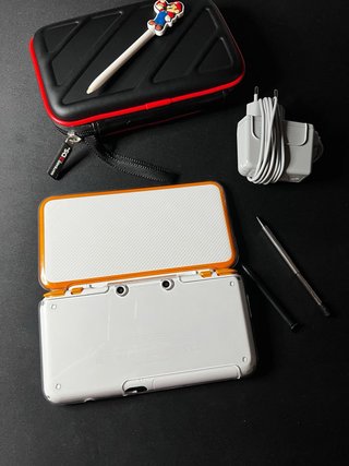 New Nintendo 2DS XL Blanca con muchos juegos