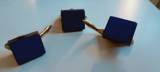 Figuras de patos dorados