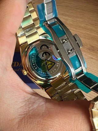 Reloj Poedagar Dorado