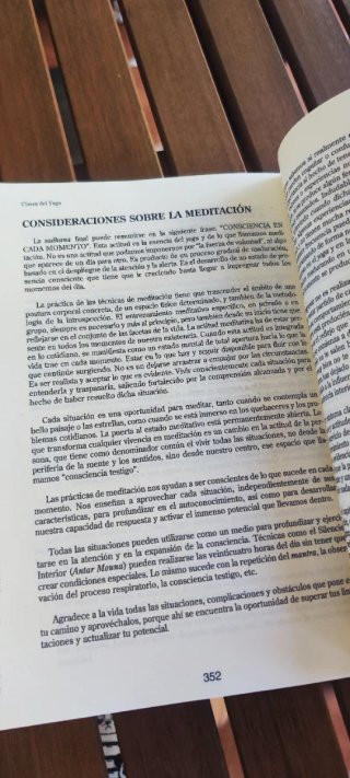 Claves del yoga Teoría y práctica