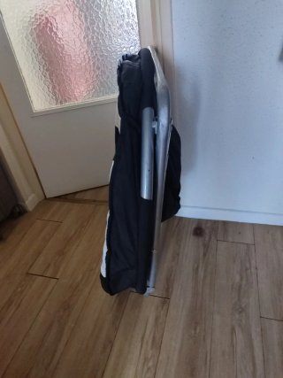 Sofá plegable estilo balón de fútbol