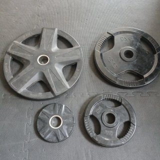 Barra olímpica y discos 20kg / 44lb