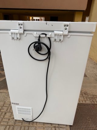 Congelador casi nuevo .