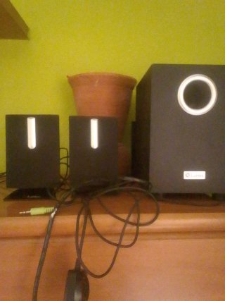 Pack Altavoces Labtec 2.1 Negros y philips 2.1