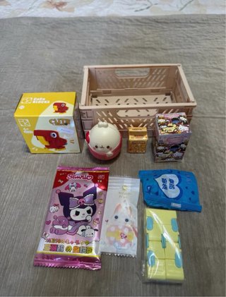 Cesta de juguetes Sanrio y más