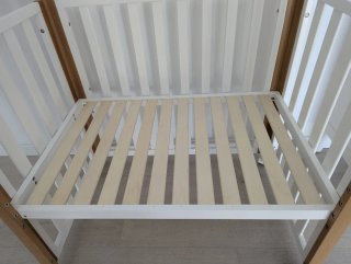 Cuna KOYA Kinderkraft (madera blanca y natural).