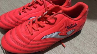 Botas de fútbol rojas Joma