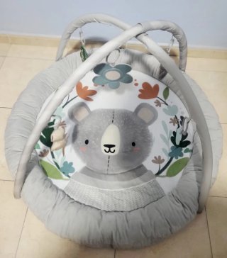 Tapete educativo Cozyplay oso. Viene con su caja.