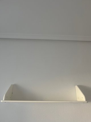 Estantería blanca de plástico