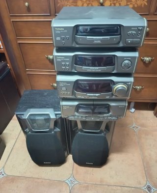 Equipo de música Technics CD, Radio, Cassette