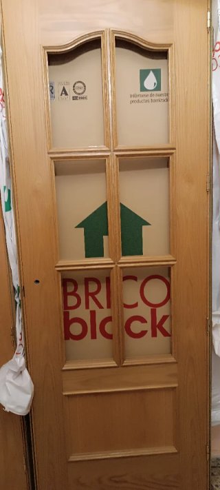 2 puertas de salón a pasillo