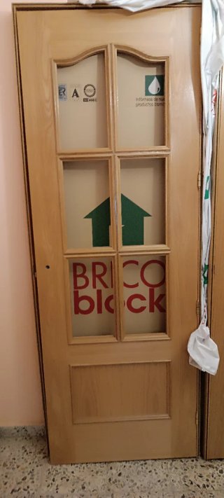 2 puertas de salón a pasillo