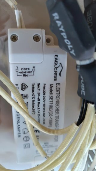 Lámpara de techo cuadrada moderna.