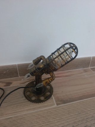 Lámpara de noche estilo industrial