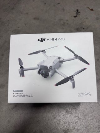 DJI Mini 4 Pro Fly More Combo practicamente nuevo