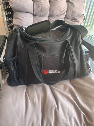 Bolsa Largo: 40 cm • Ancho: 33 cm • Alto: 27 cm