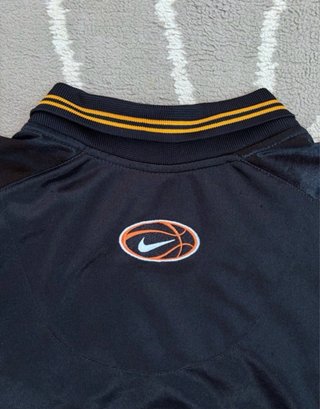 Camiseta Nike Baloncesto Negra y plateada Talla L