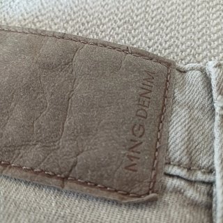 Pantalón vaquero beige Mango