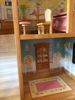 Casita de muñecas con accesorios