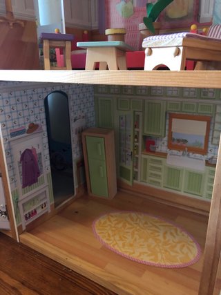Casita de muñecas con accesorios