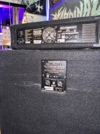 Amplificador+Pantalla 4x10 de Bajo Behringer