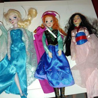 Lote 17 Muñecas Disney Princesas y otros
