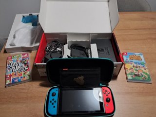 Nintendo Switch Roja y Azul como nueva. Apenas uso