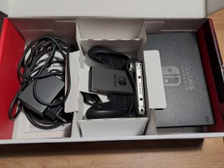 Nintendo Switch Roja y Azul como nueva. Apenas uso