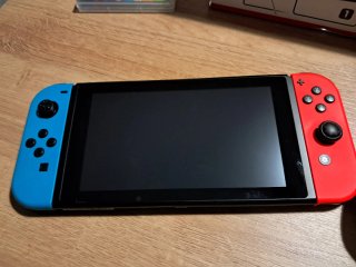 Nintendo Switch Roja y Azul como nueva. Apenas uso