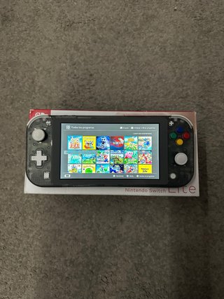 Nintendo Switch Lite + 18 juegos