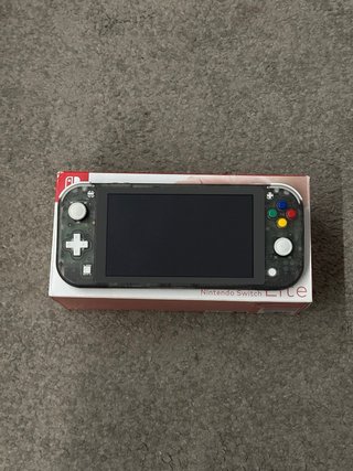 Nintendo Switch Lite + 18 juegos