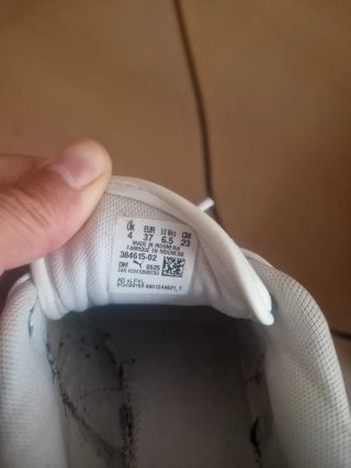Zapatillas Puma blancas y negras