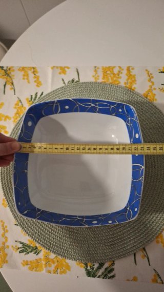 10 Platos Llanos y 2 Ensaladeras Porcelana..