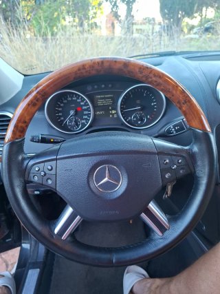 Mercedes-Benz ML 280 CDI — Pack AMG — Equipación c