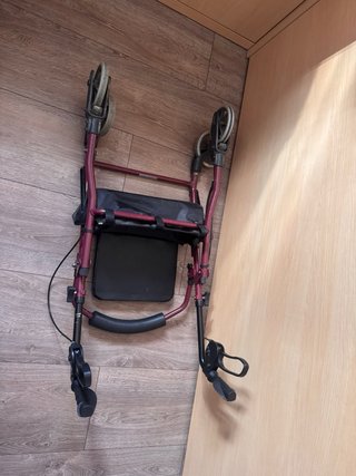 Andador con frenos