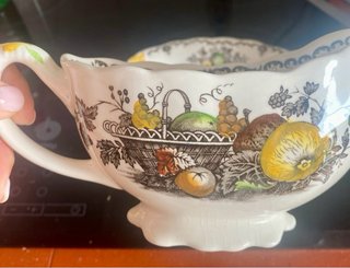 Salsera de porcelana inglesa con plato