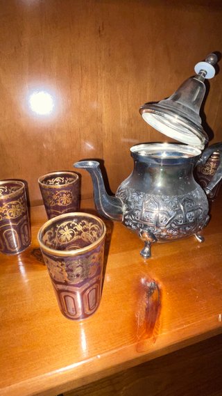 Juego Té Moruno Tetera Metal Labrado Vasos Cristal
