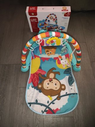 Gimnasio infantil con piano