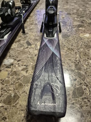 Esquís Atomic Balance 142cm con fijaciones