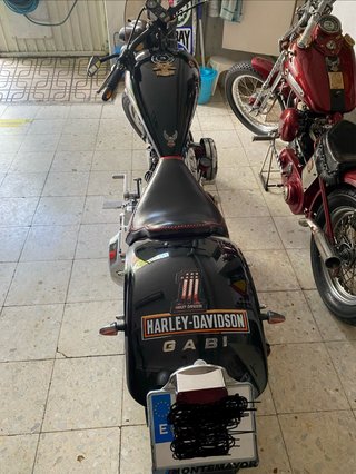 Harley-Davidson Negra y Roja