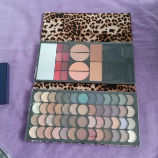 Tres Paleta de sombras de ojos 20€