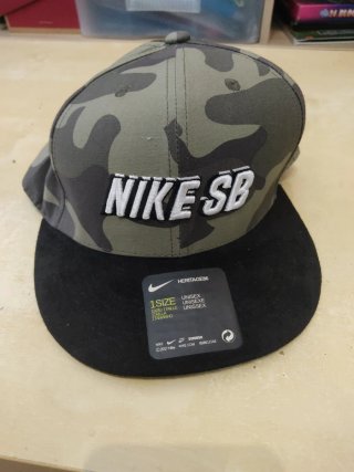 Gorro Nike Heritage86 Camuflaje Negro/Verde