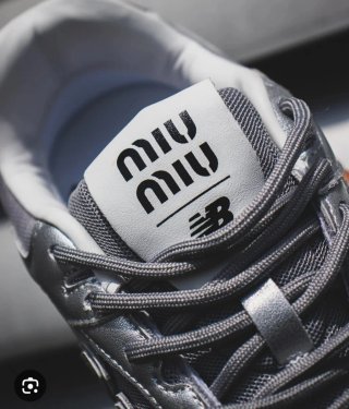 Sneakers New Balance miu miu marroni nere