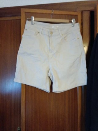 Sudadera negra + bermudas