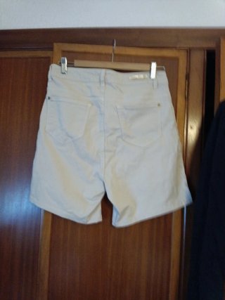 Sudadera negra + bermudas