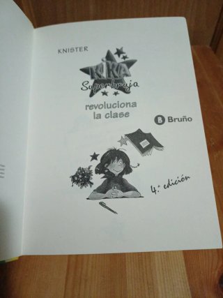 Kika Superbruja revoluciona la clase y la momia.