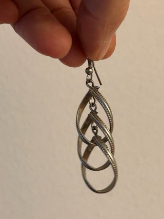 Pendientes largos plateados