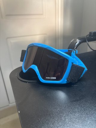 Gafas de nieve azules